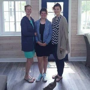 Meet your Posher, Laurie